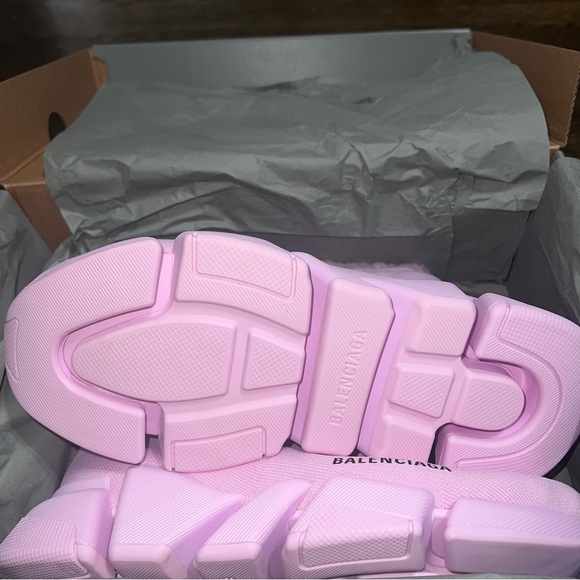 Balenciaga
Speed 2.0 Sneaker In Recycled Knit And Fake Fur women winter - Picture 8 of 10